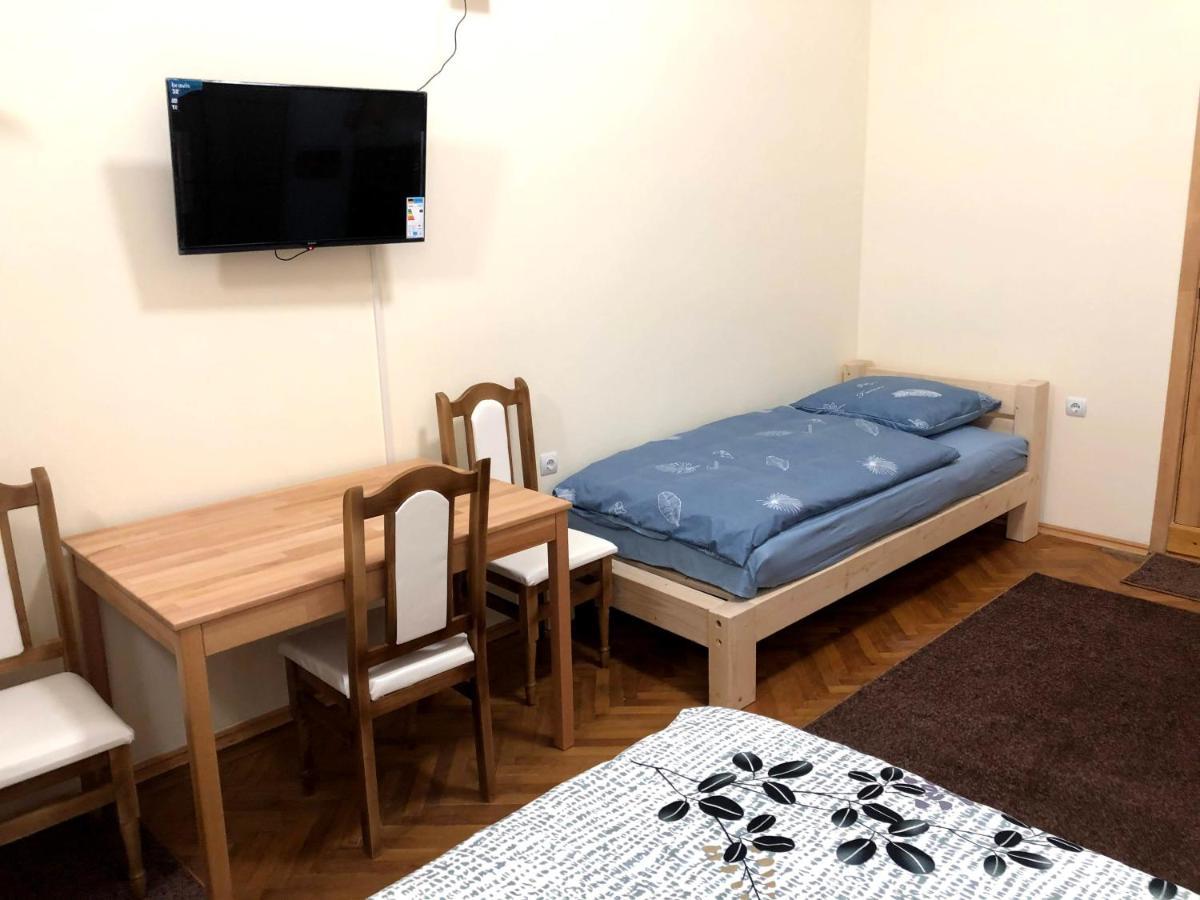 Gil Apartments, Korzo 7,2 Centre أوزهورود المظهر الخارجي الصورة